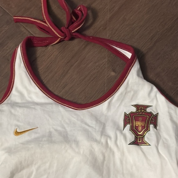 Nike Portugal size girls 12-14 halter top tie up white, shelf bra white burgundy - Picture 2 of 8